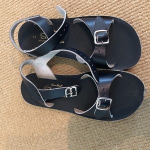 Saltwater Navy size 13 Sandals